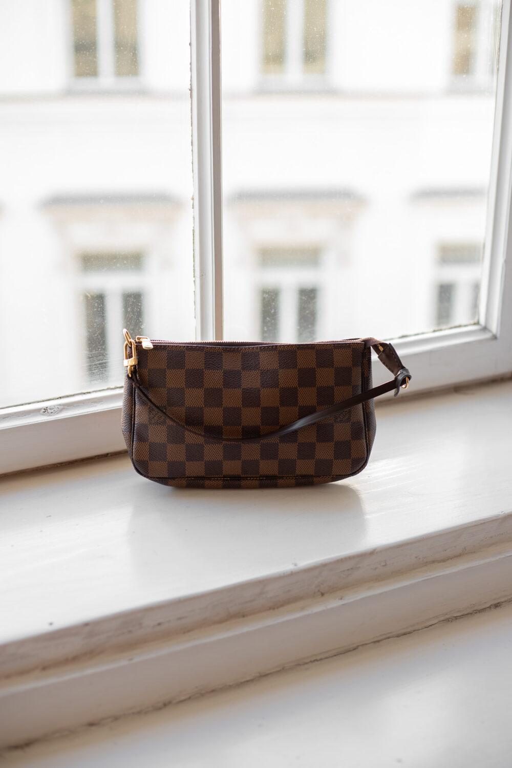 Louis Vuitton, Pochette Damier Ebene – Bild 12