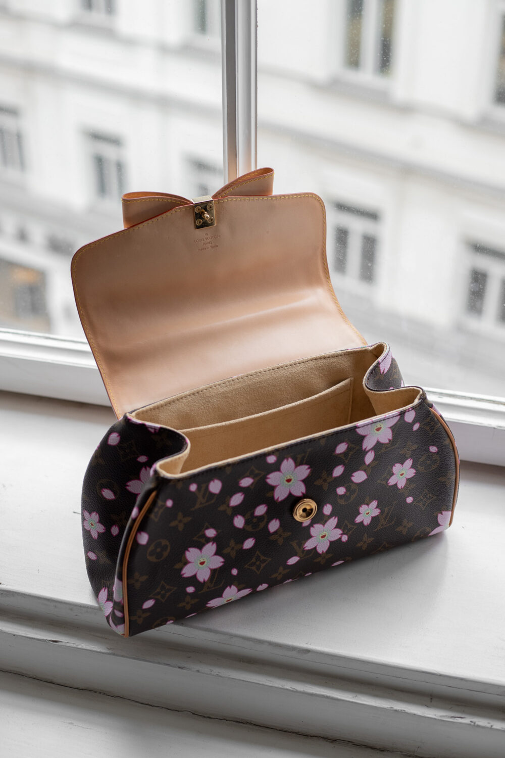 Louis Vuitton, LV X Takashi Murakami Sac Retro PM Cherry Blossom – Bild 15