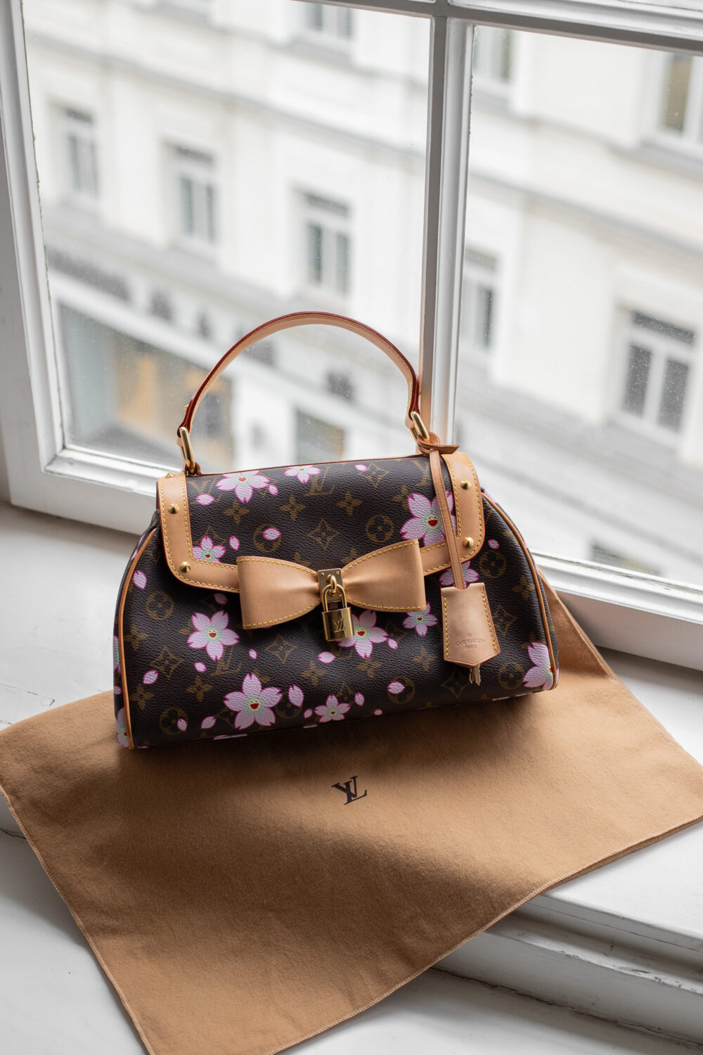 Louis Vuitton, LV X Takashi Murakami Sac Retro PM Cherry Blossom – Bild 18