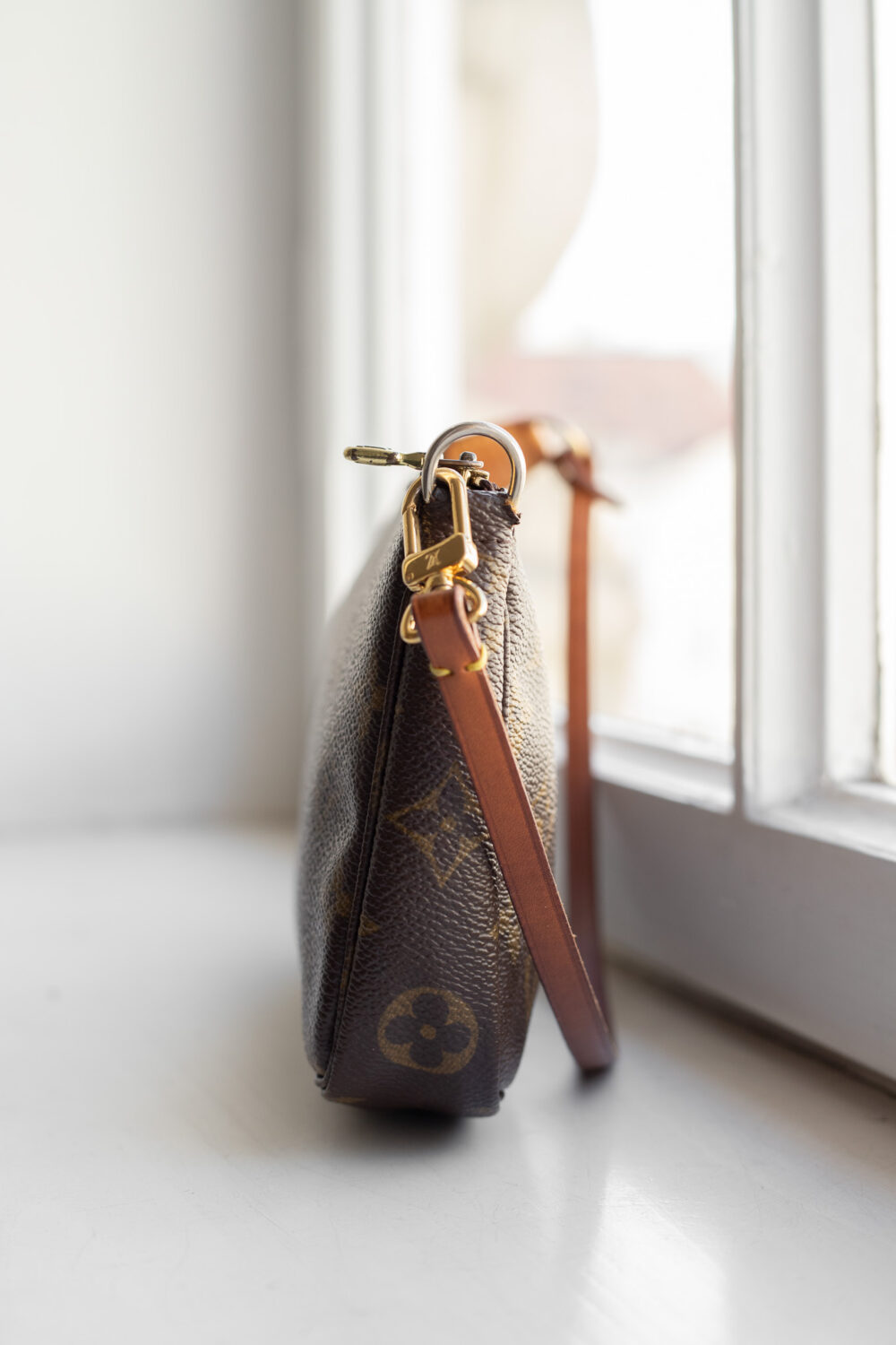 Louis Vuitton, Pochette Monogram – Bild 3