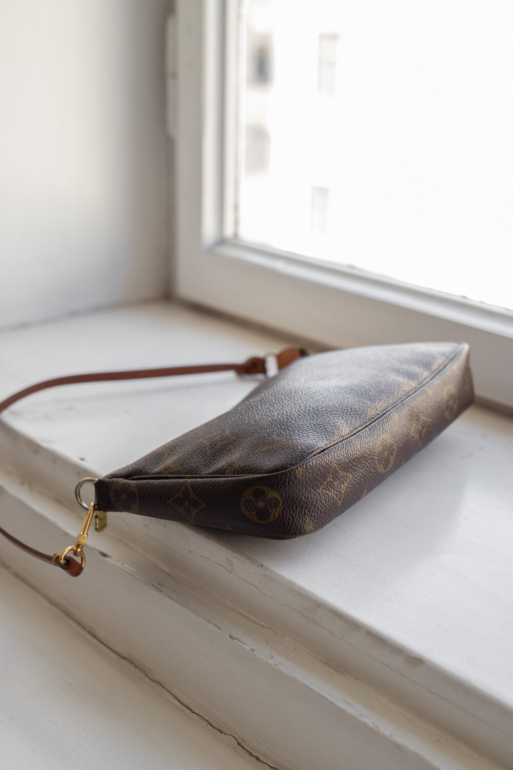 Louis Vuitton, Pochette Monogram – Bild 5