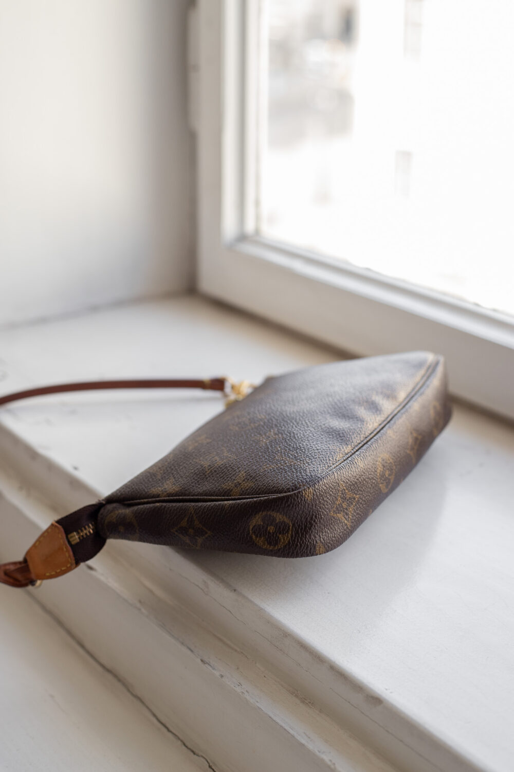 Louis Vuitton, Pochette Monogram – Bild 7