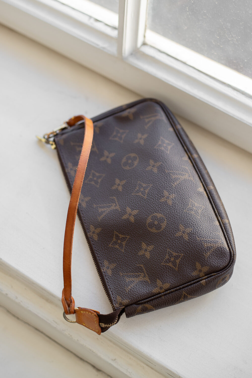 Louis Vuitton, Pochette Monogram – Bild 11