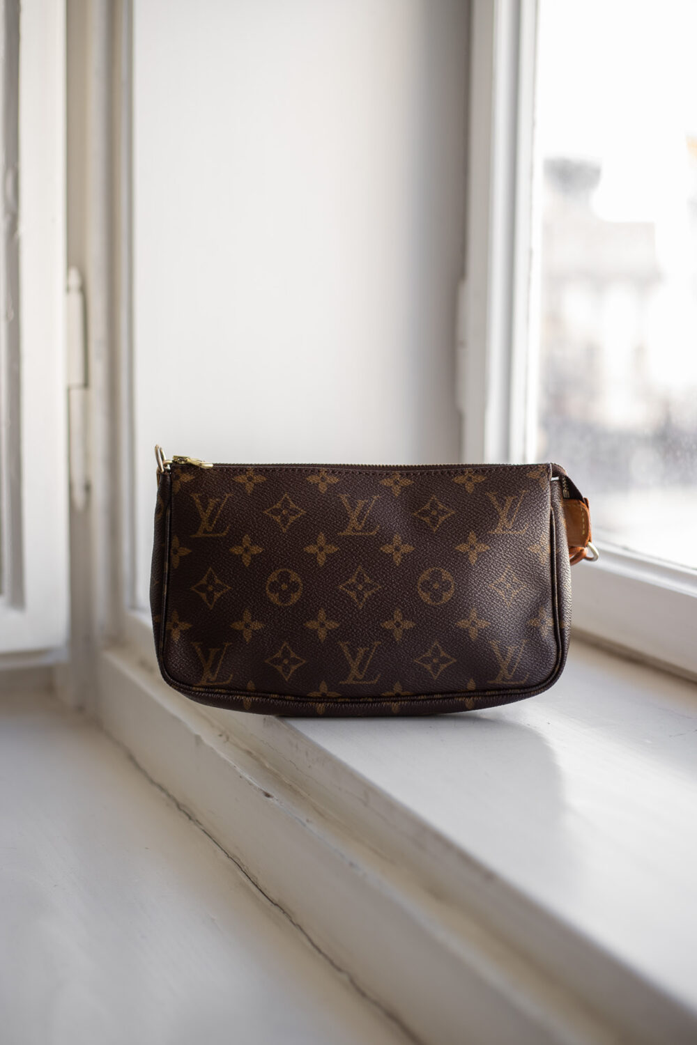 Louis Vuitton, Pochette Monogram – Bild 2