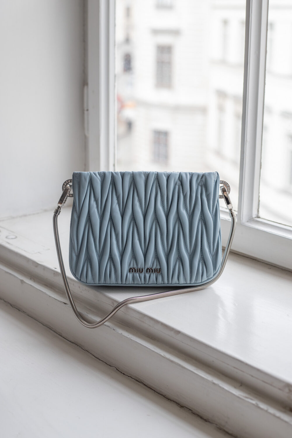 Miu Miu, Pochette