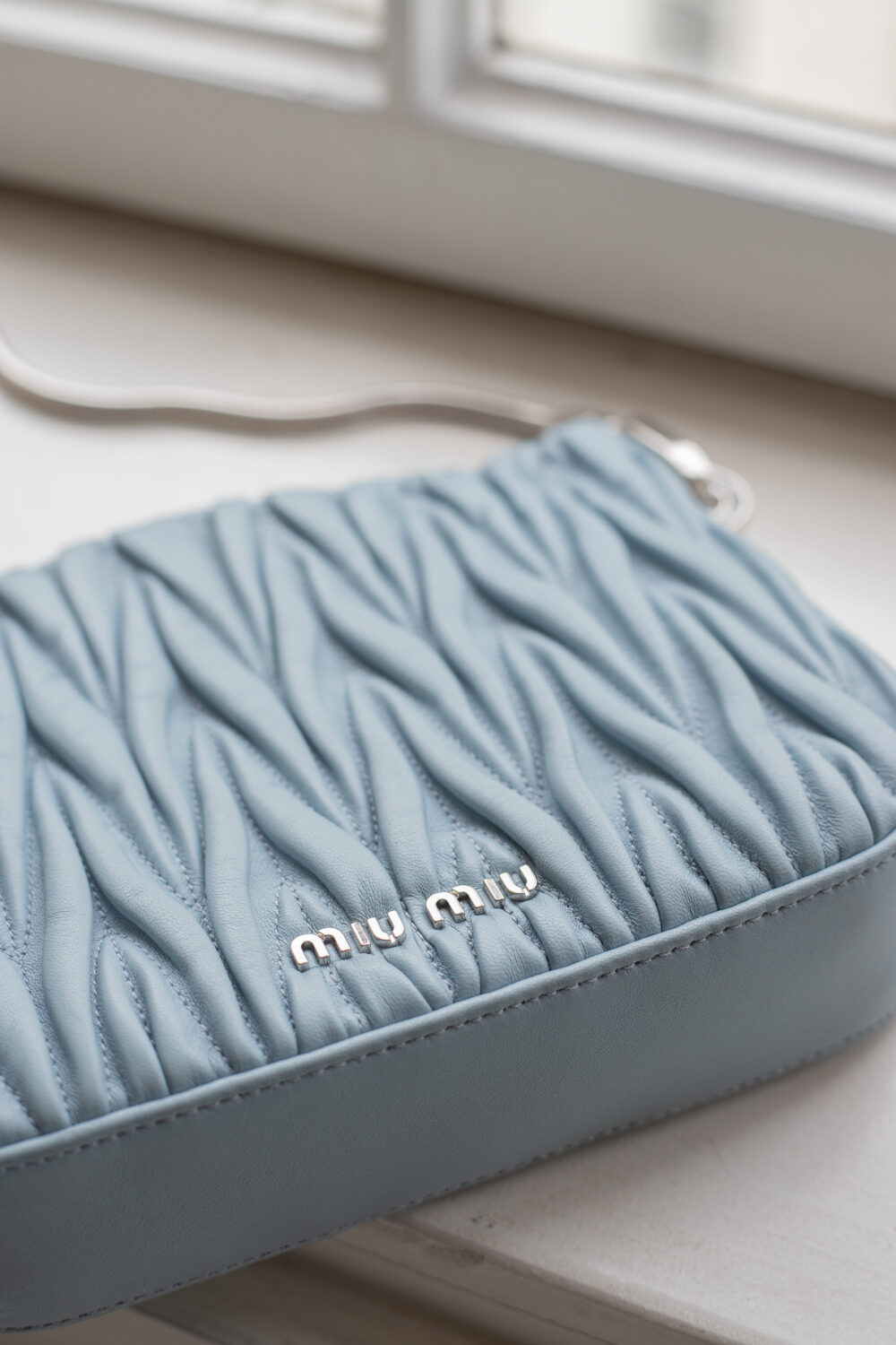 Miu Miu, Pochette – Bild 10