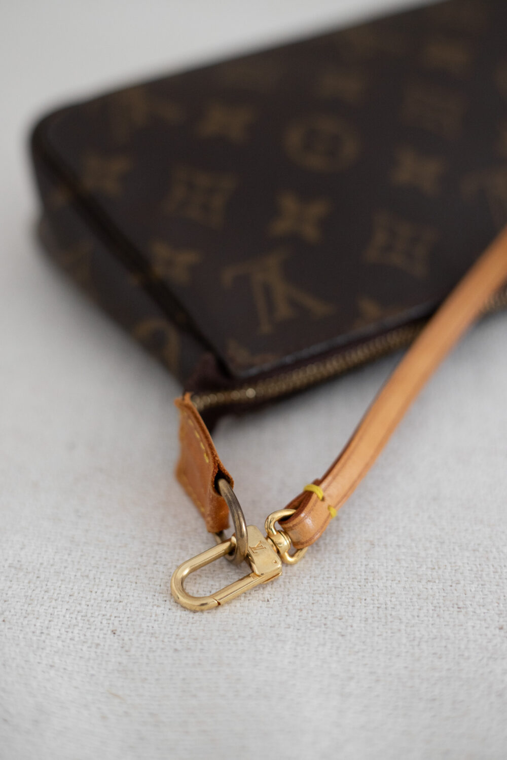 Louis Vuitton, Pochette Monogram – Bild 10