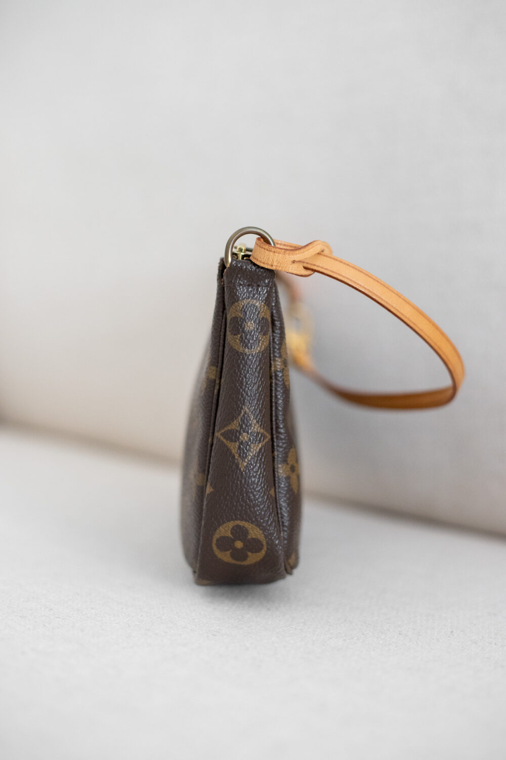 Louis Vuitton, Pochette Monogram – Bild 3
