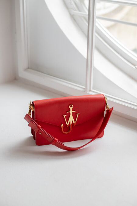 JW Anderson, Logo Purse