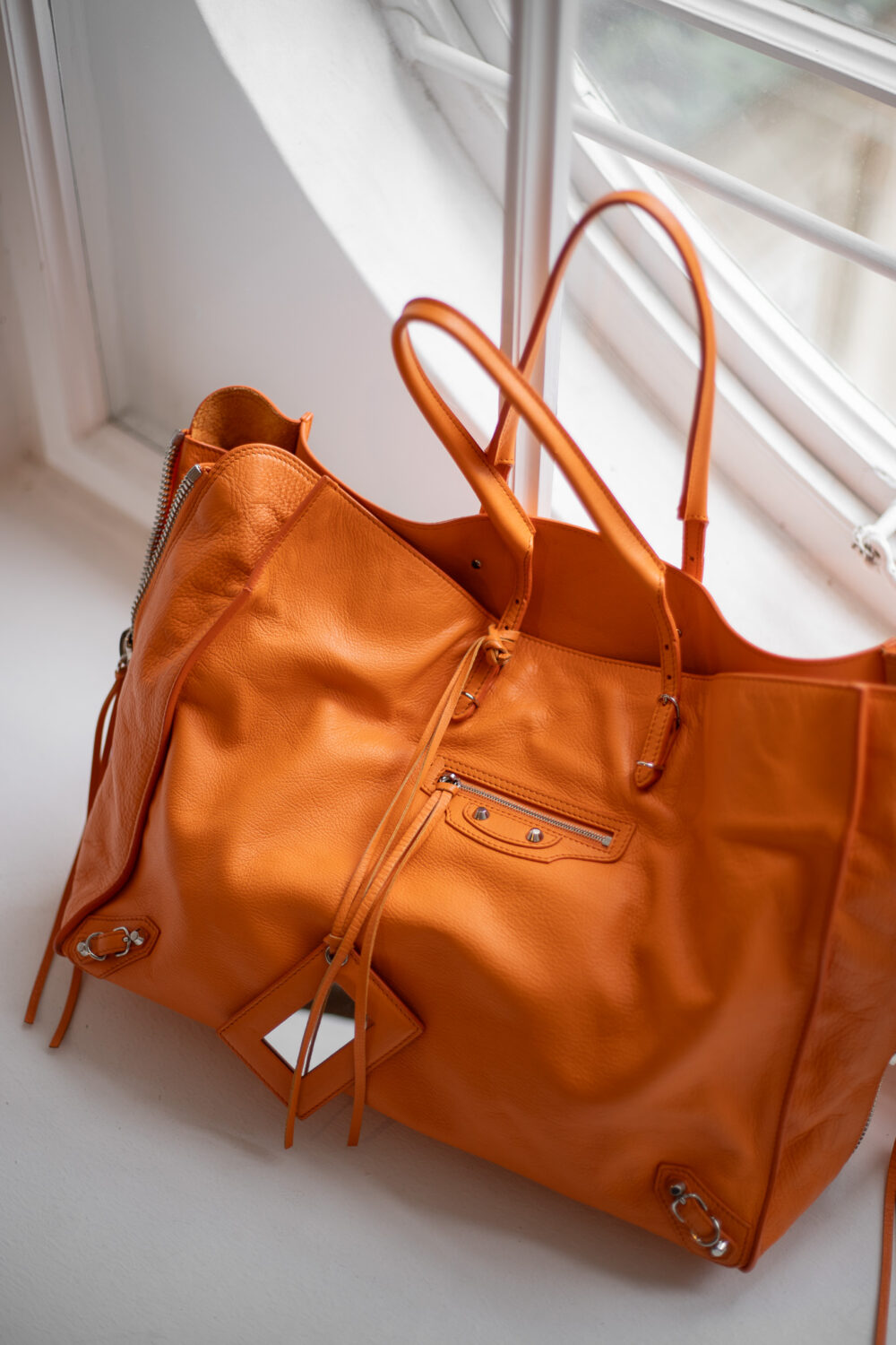 Balenciaga, Papier A4 Zip Around Tote Bag – Bild 15