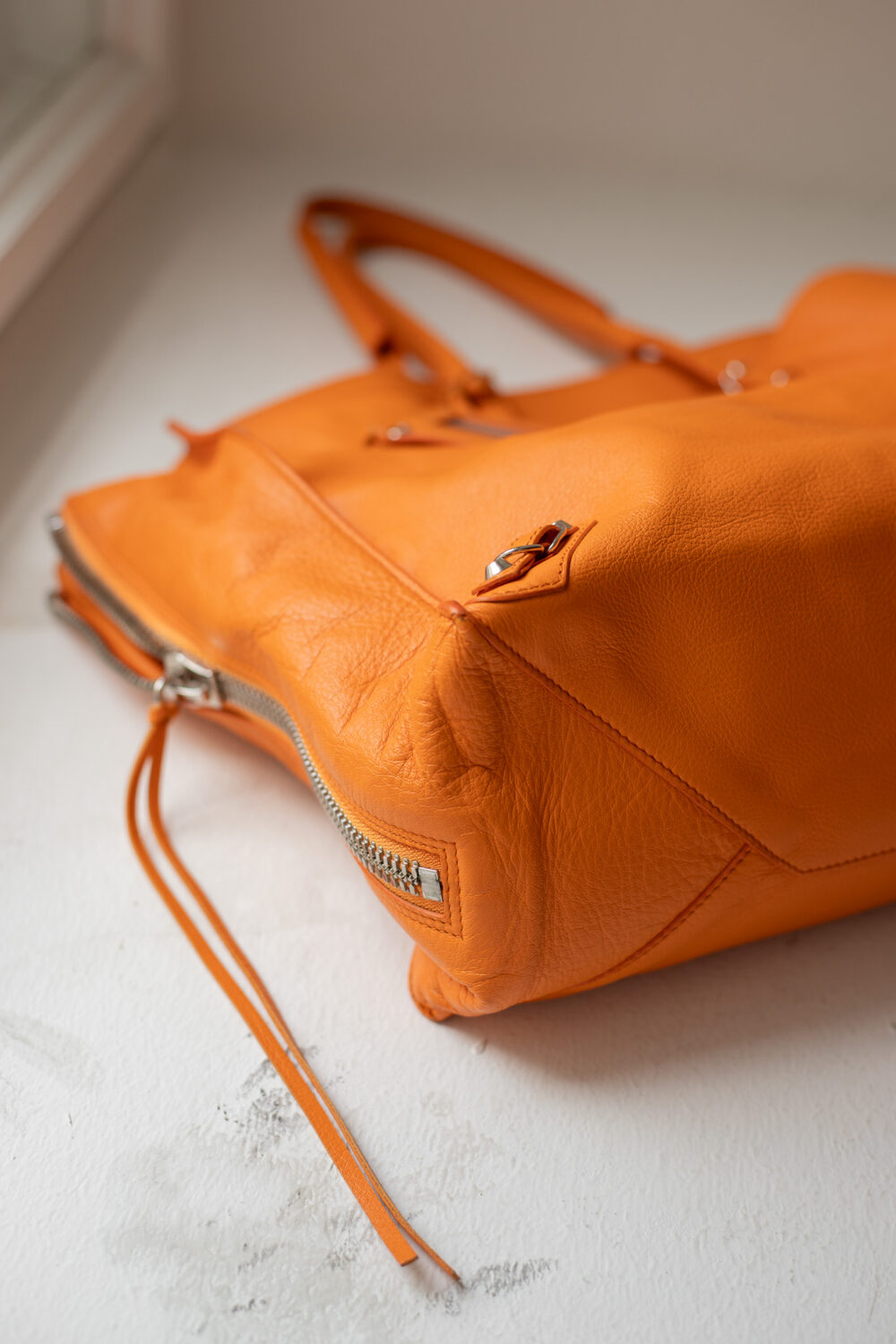 Balenciaga, Papier A4 Zip Around Tote Bag – Bild 8
