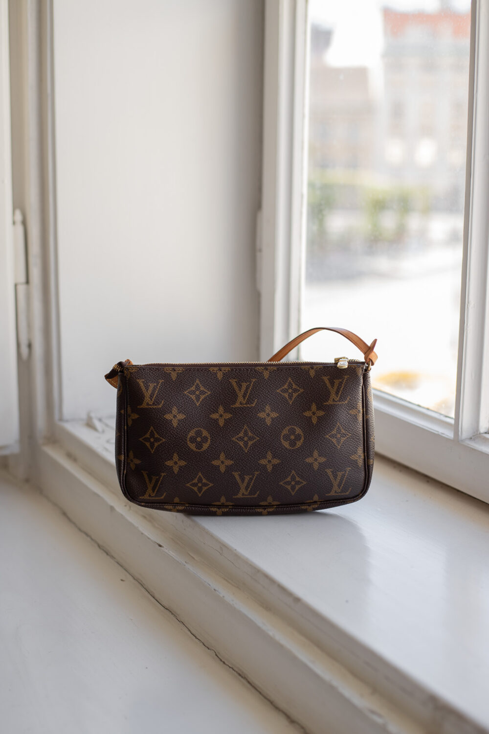 Louis Vuitton, Pochette – Bild 2