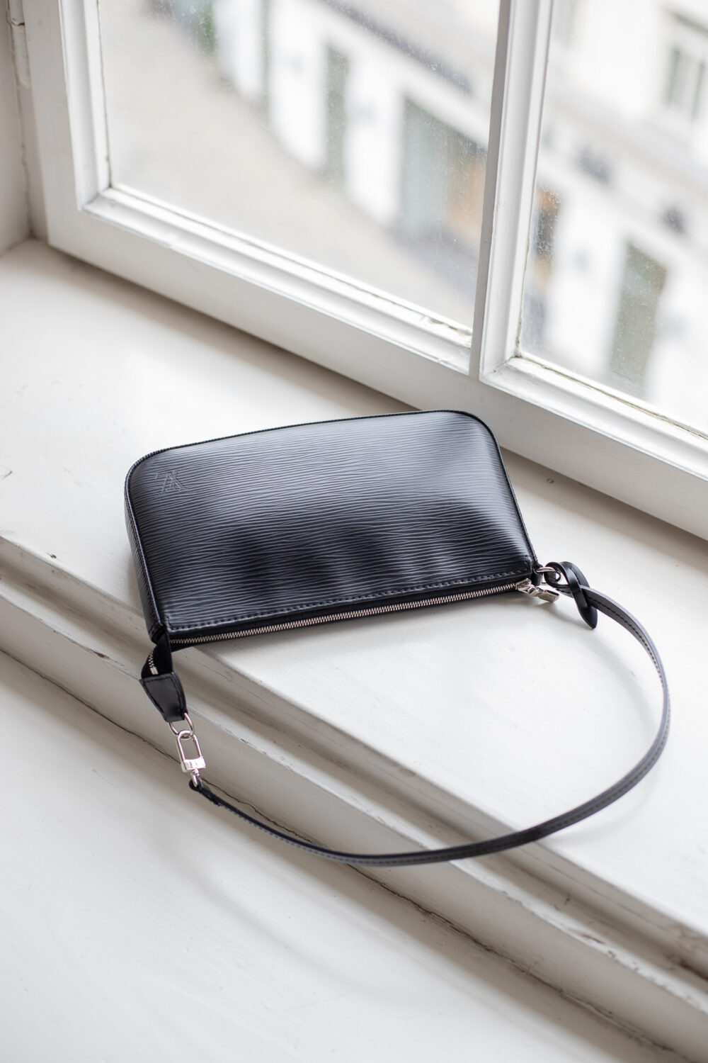 Louis Vuitton, Pochette Epi – Bild 11