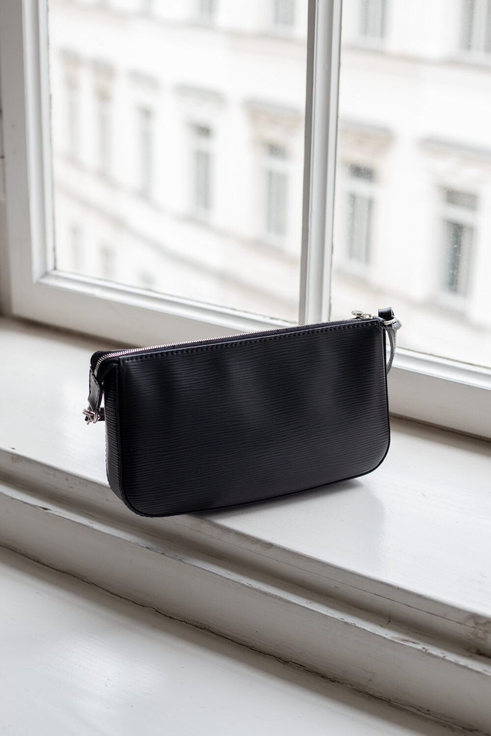 Louis Vuitton, Pochette Epi – Bild 3