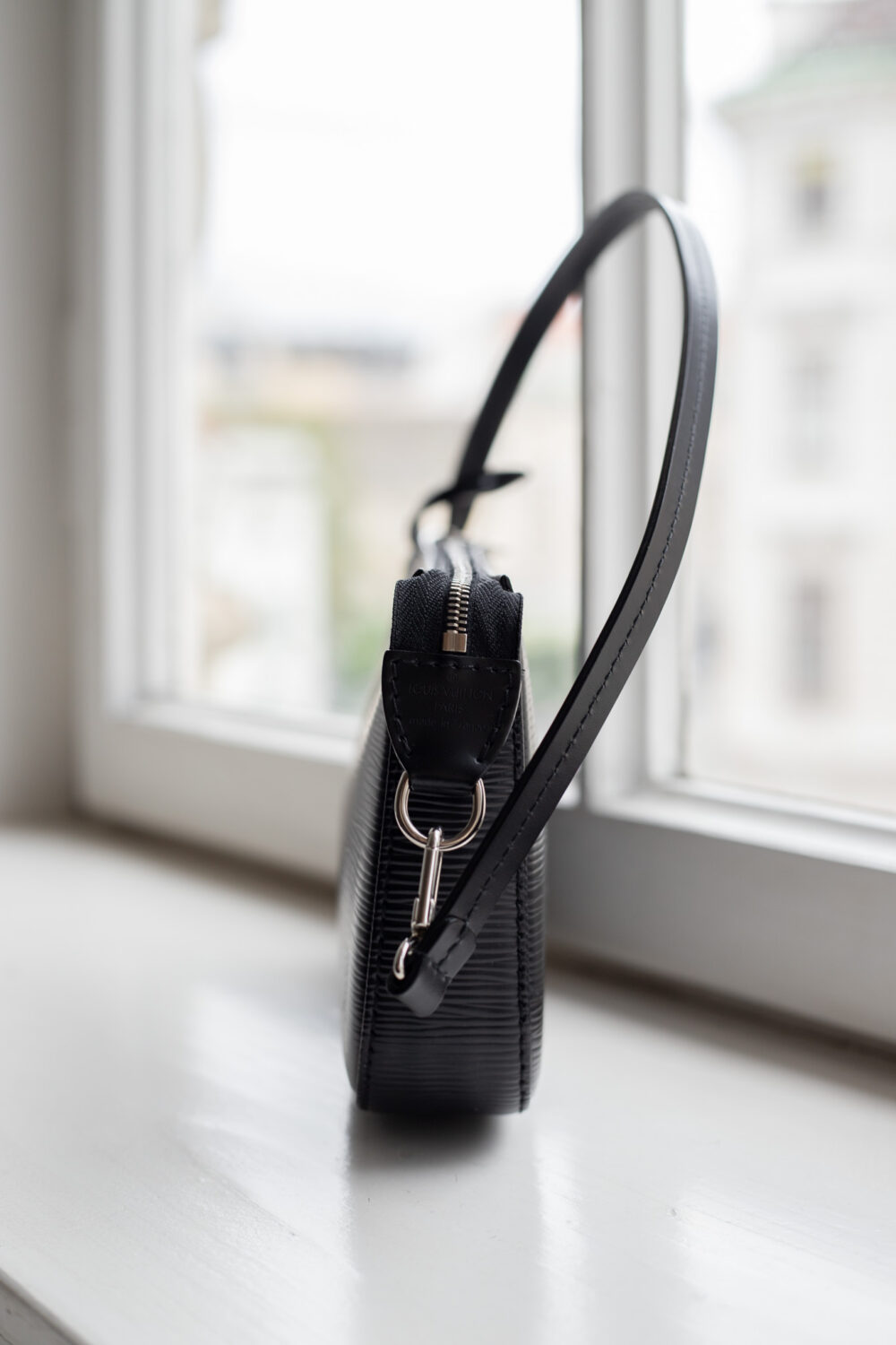 Louis Vuitton, Pochette Epi – Bild 4