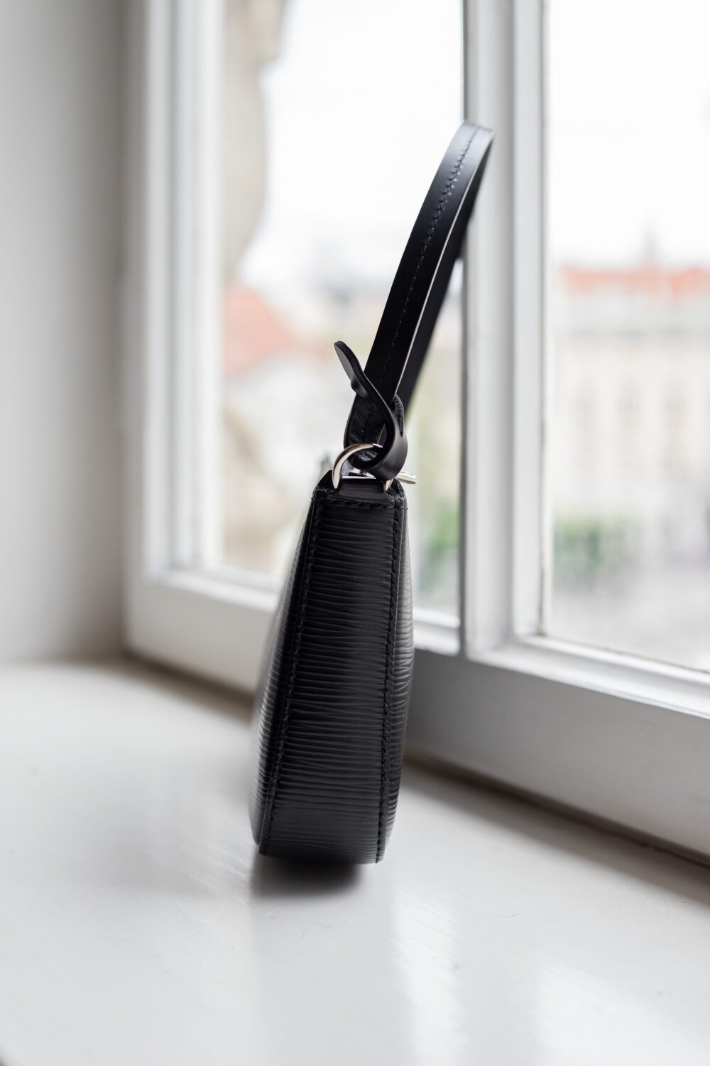 Louis Vuitton, Pochette Epi – Bild 5