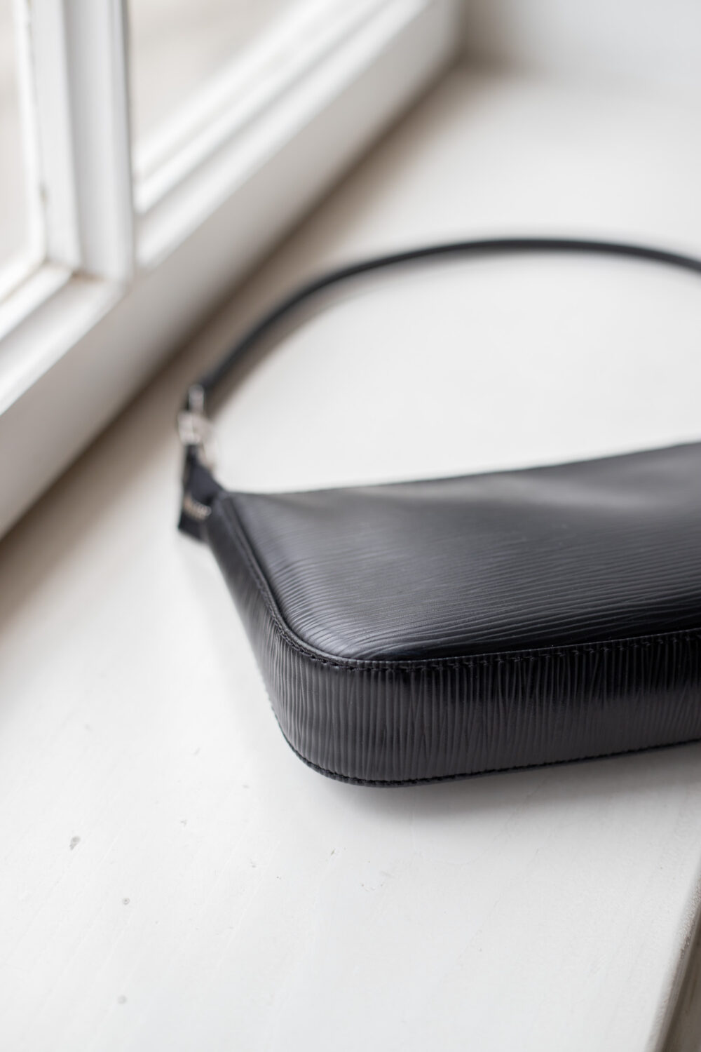 Louis Vuitton, Pochette Epi – Bild 8