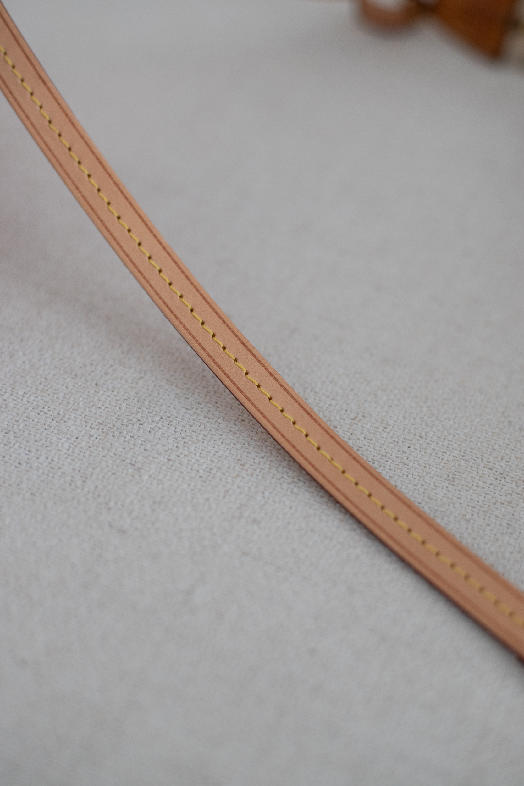 Louis Vuitton, Pochette Damier Azur – Bild 12