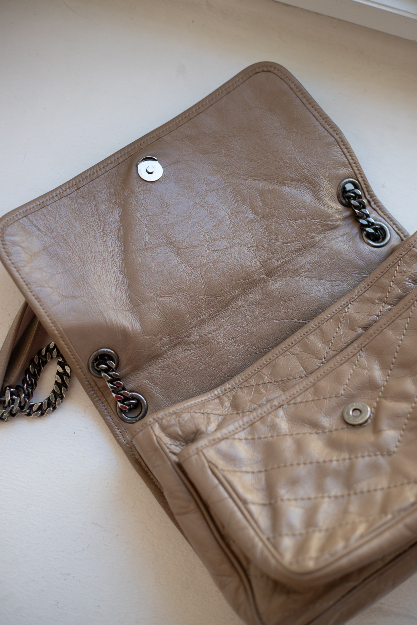 Saint Laurent, Niki Medium – Bild 11