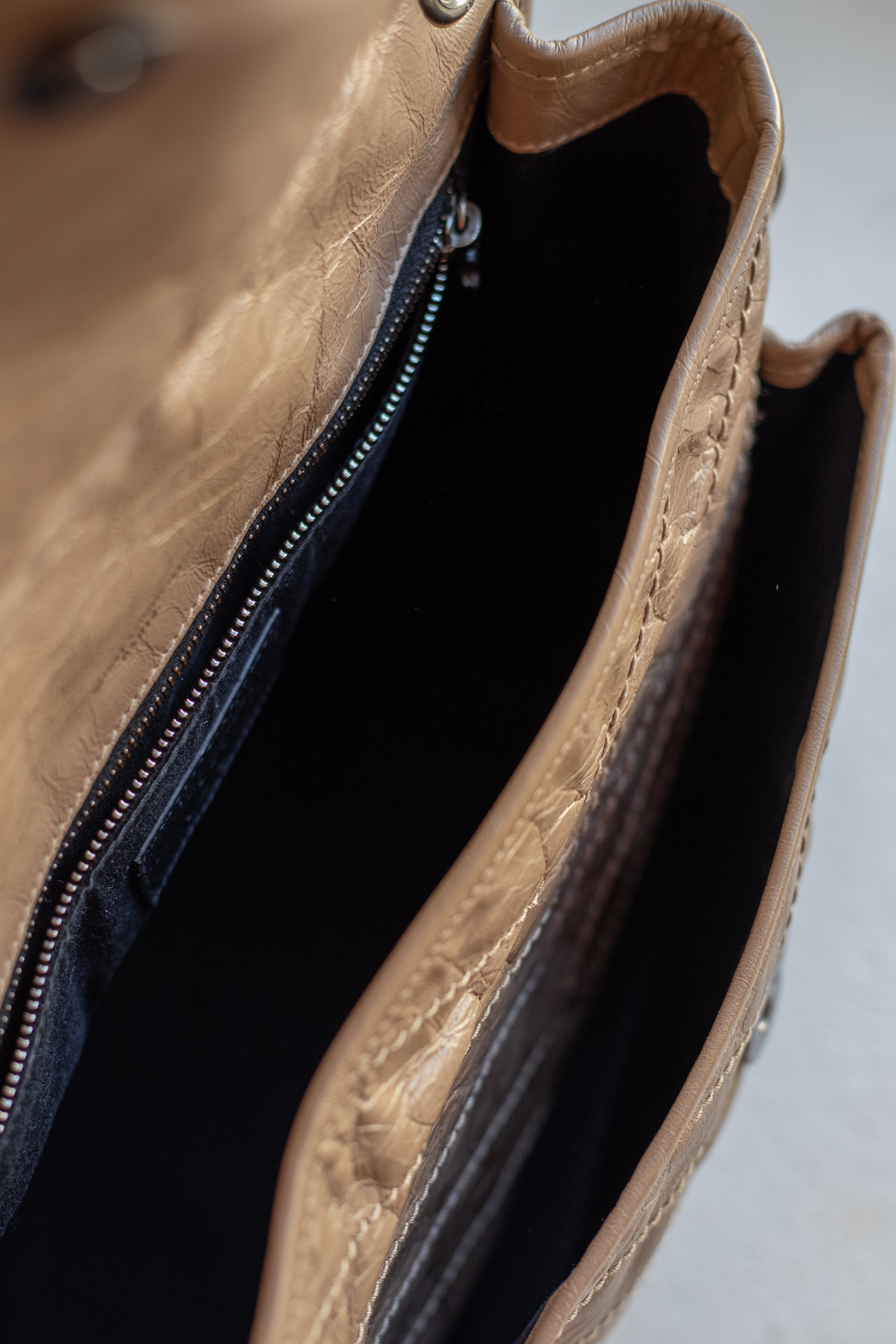 Saint Laurent, Niki Medium – Bild 12