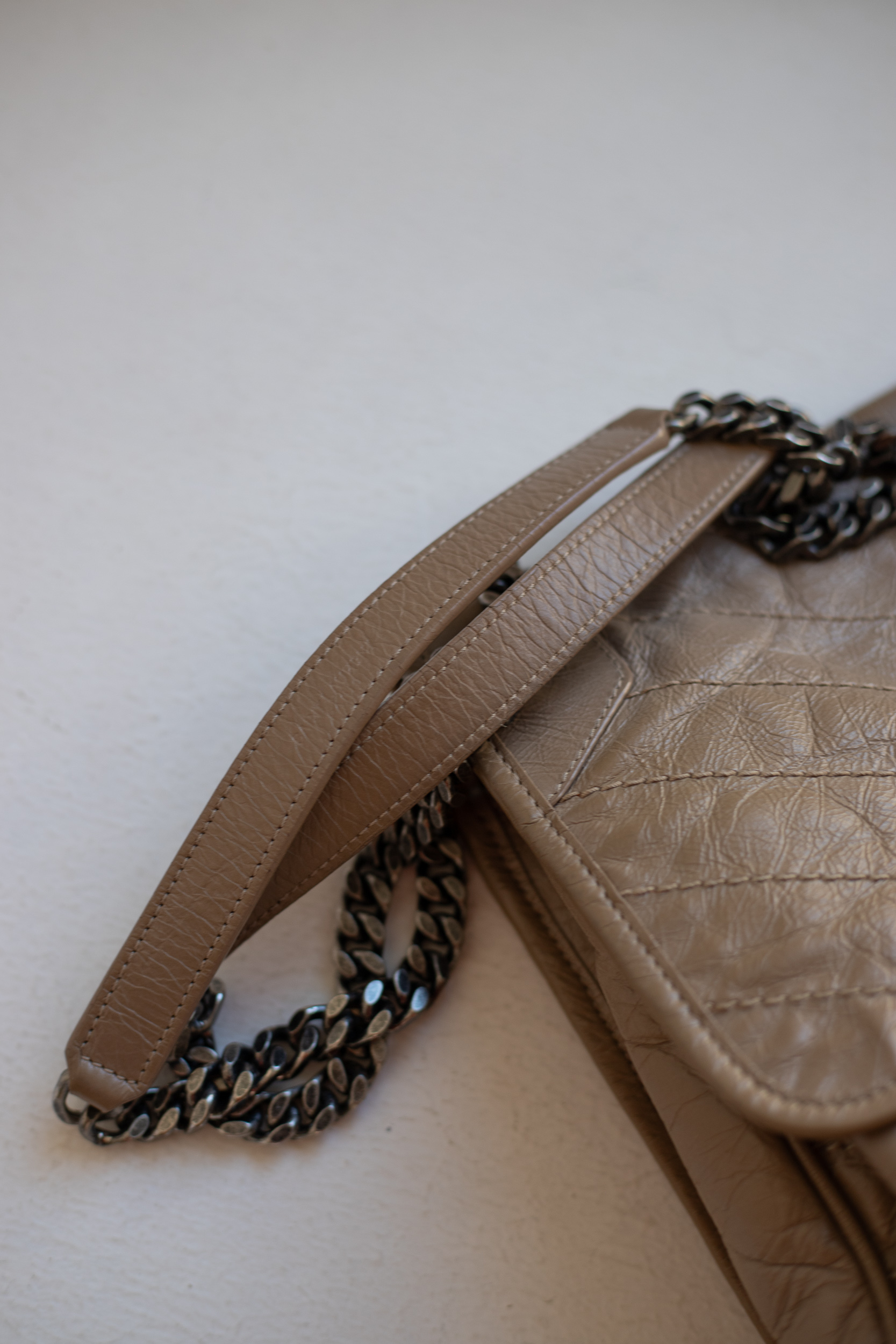 Saint Laurent, Niki Medium – Bild 9