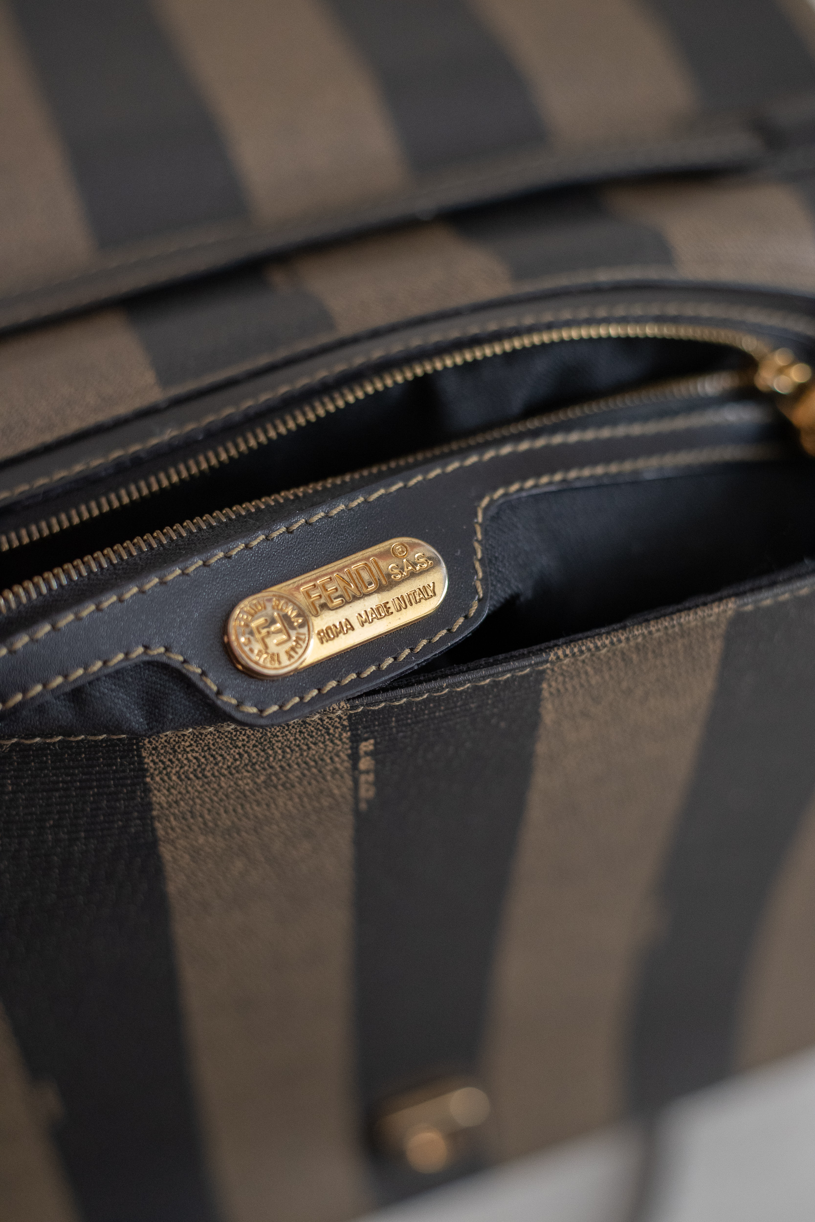 Fendi, Pequin Crossbody – Bild 10