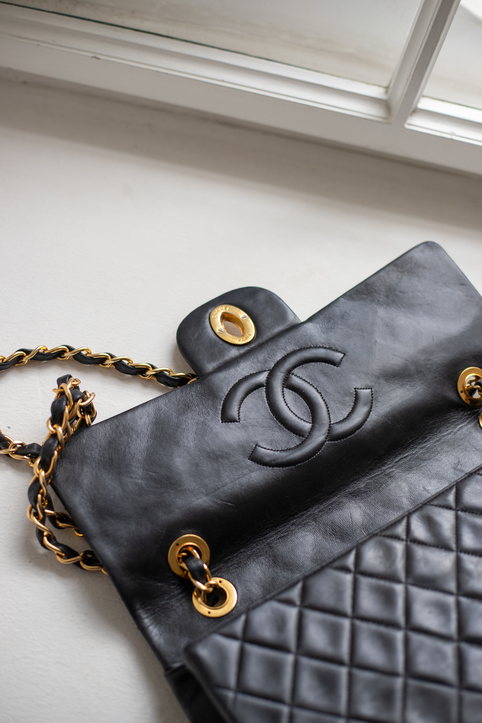 Chanel, Classic Flap Maxi – Bild 11