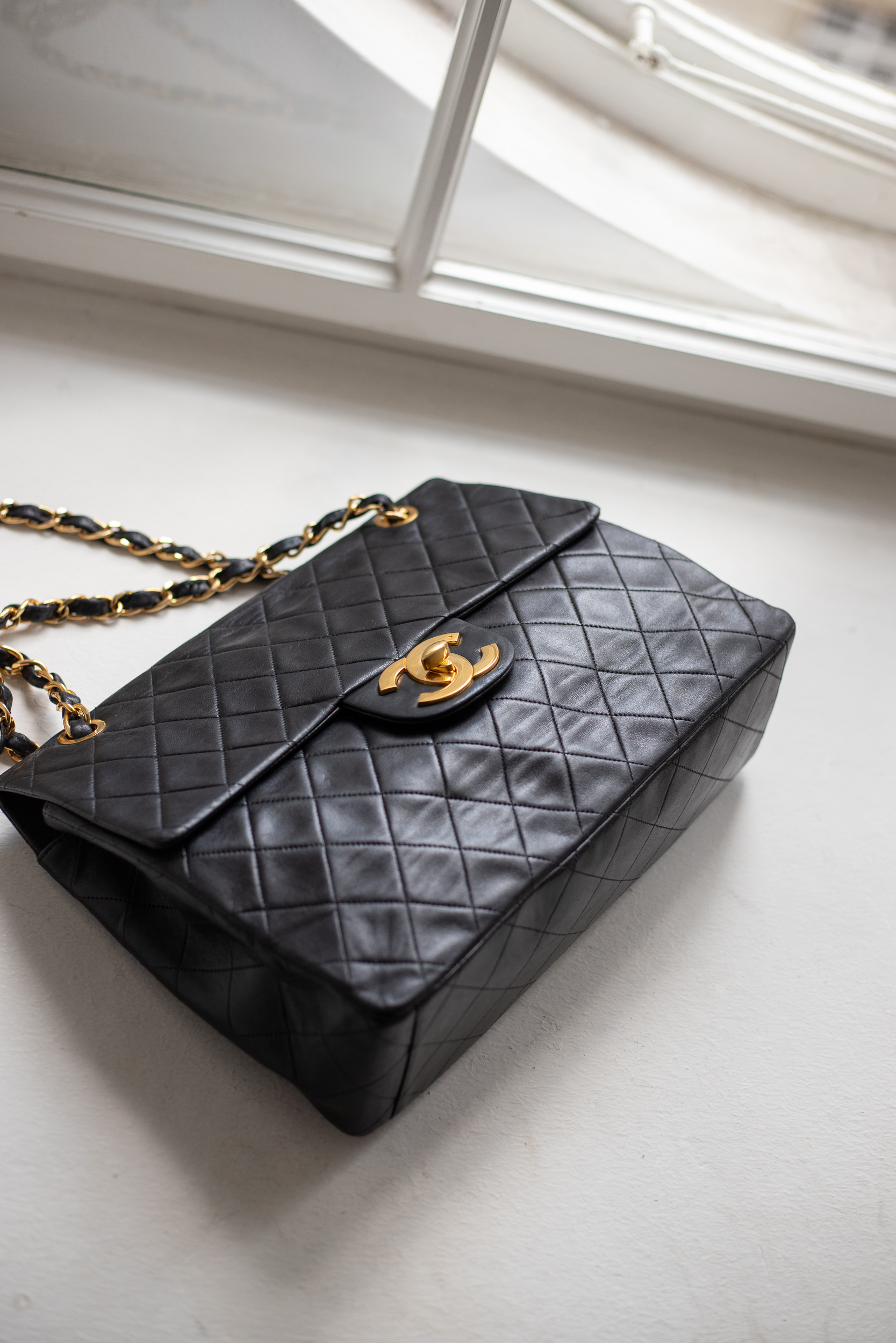 Chanel, Classic Flap Maxi – Bild 2