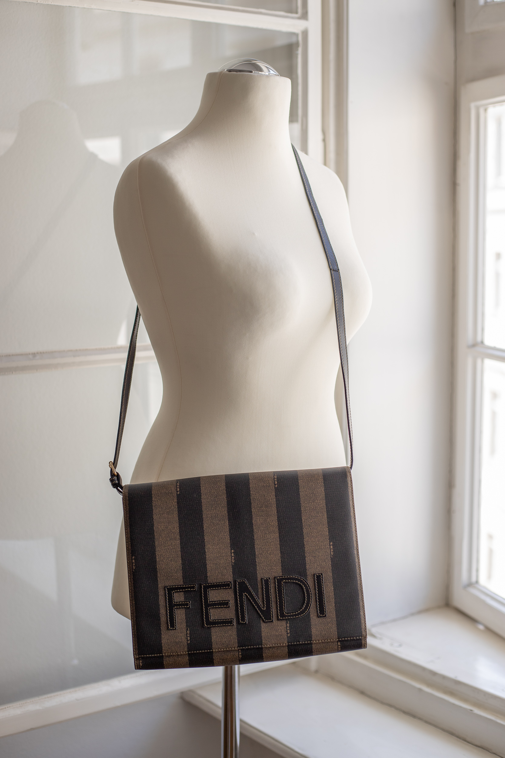Fendi, Pequin Crossbody – Bild 6