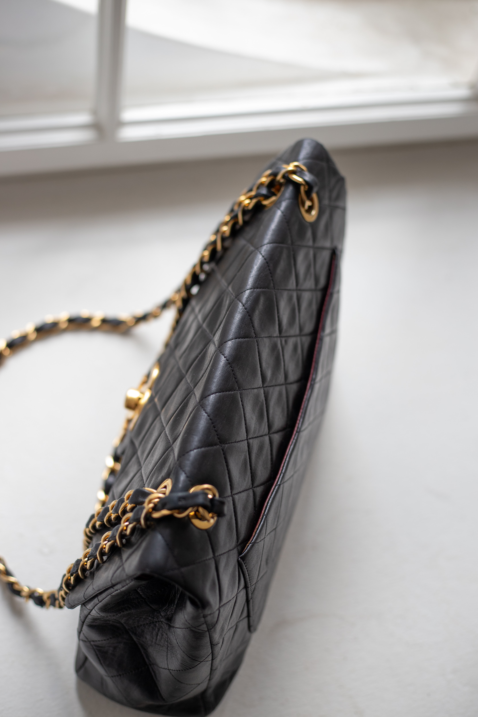 Chanel, Classic Flap Maxi – Bild 9