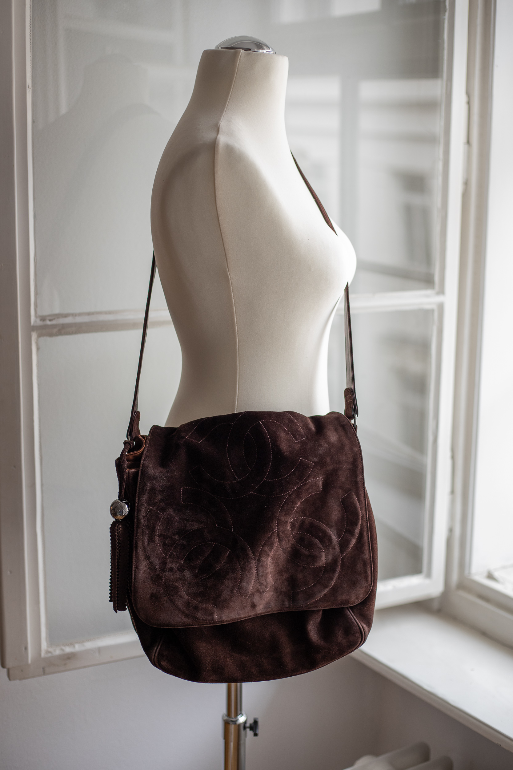 Chanel, Suede Messenger Bag – Bild 10