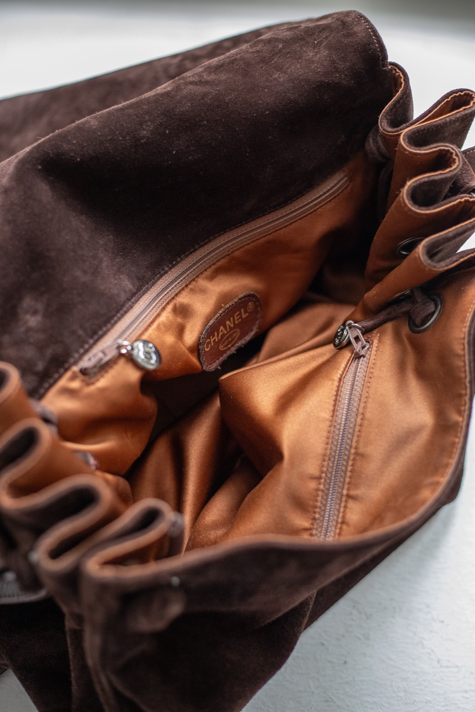 Chanel, Suede Messenger Bag – Bild 13
