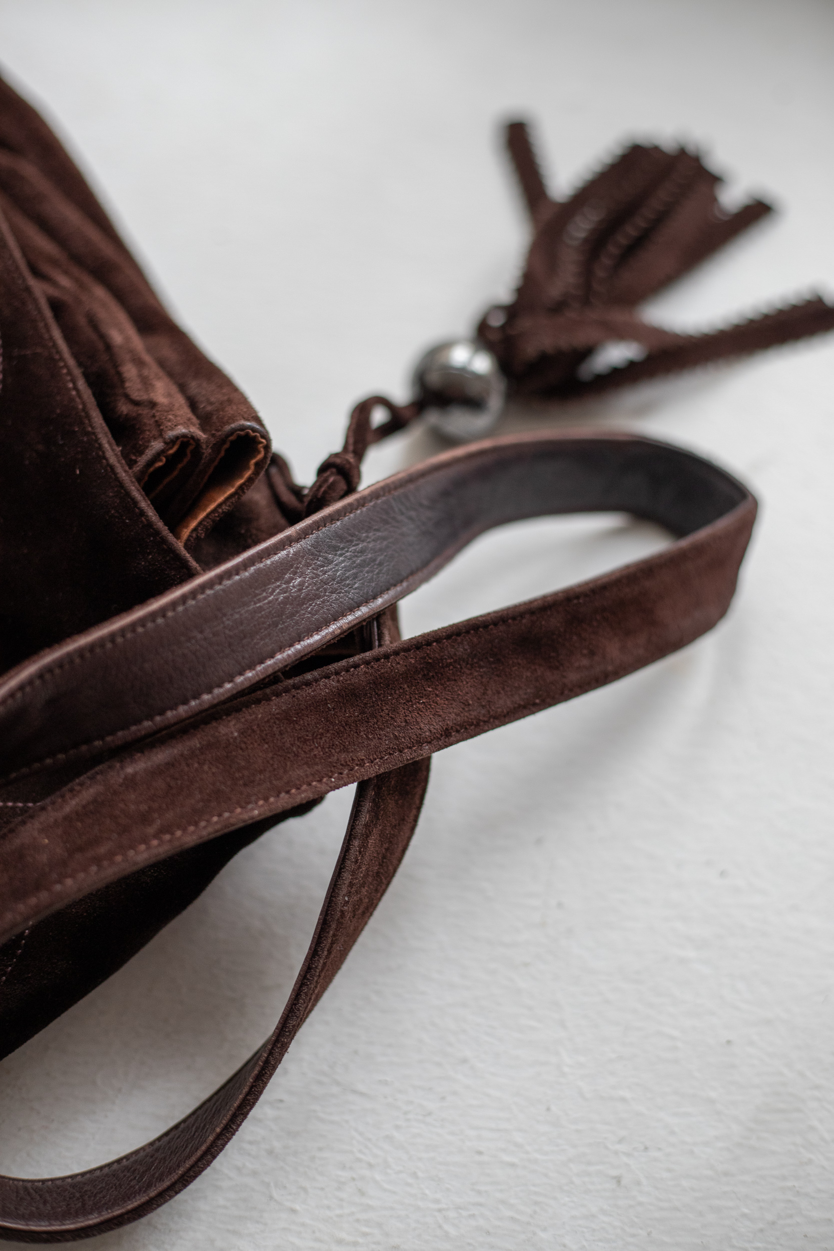 Chanel, Suede Messenger Bag – Bild 15