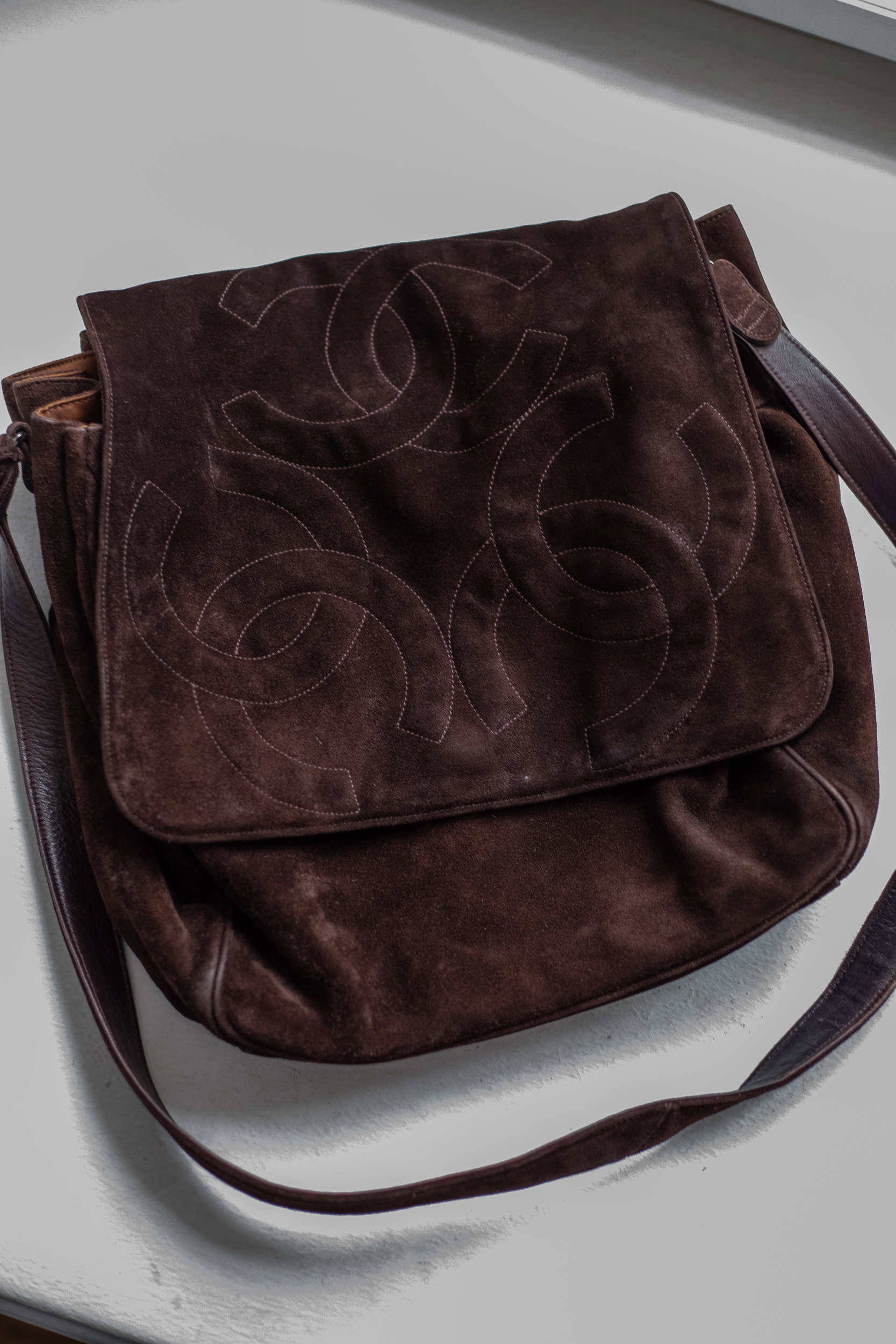 Chanel, Suede Messenger Bag – Bild 3